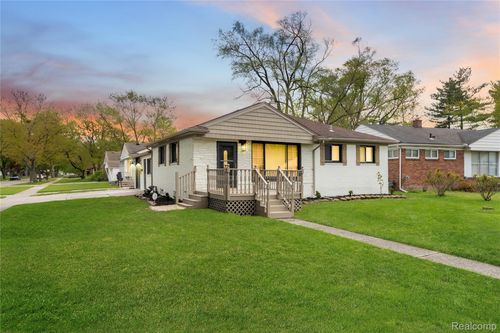 19420 Woodmont St, Harper Woods, MI, 48225-1326 | Card Image