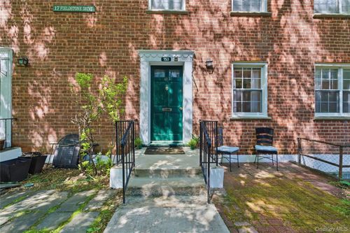 153-17 Fieldstone Dr, Hartsdale, NY, 10530-1536 | Card Image