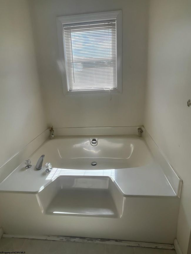 490 Deer Creek Ln, House other with 3 bedrooms, 3 bathrooms and 3 parking in Buckhannon WV | Image 17
