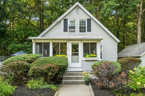 70 Mirror Lake Ave, Norfolk, MA, 02056-1562 | Card Image