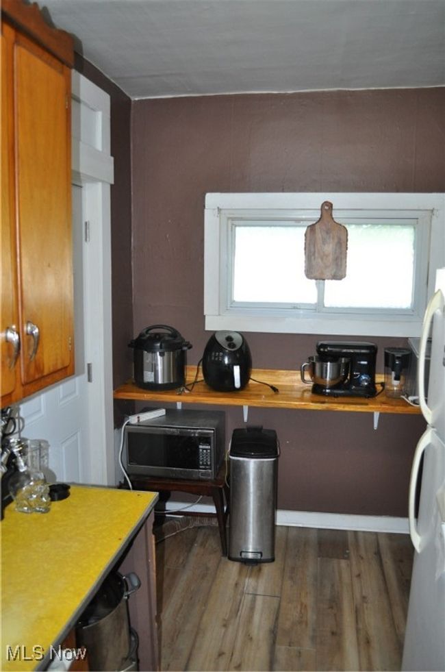 82 W 1 St St, House other with 5 bedrooms, 2 bathrooms and null parking in Frazeysburg OH | Image 37