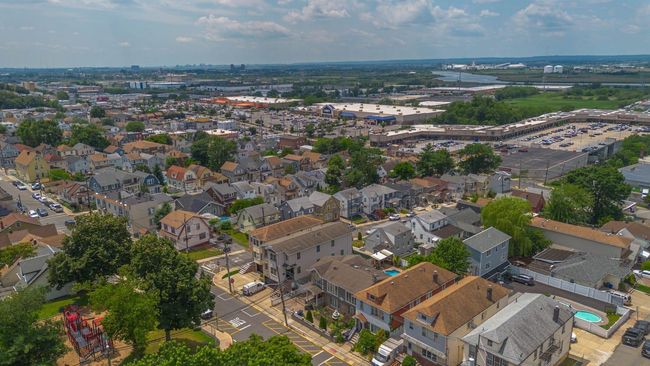 8205 Grand Ave, House other with 4 bedrooms, 4 bathrooms and null parking in North Bergen NJ | Image 24