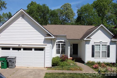 11632 Long Forest Dr, Charlotte, NC, 28269-3146 | Card Image