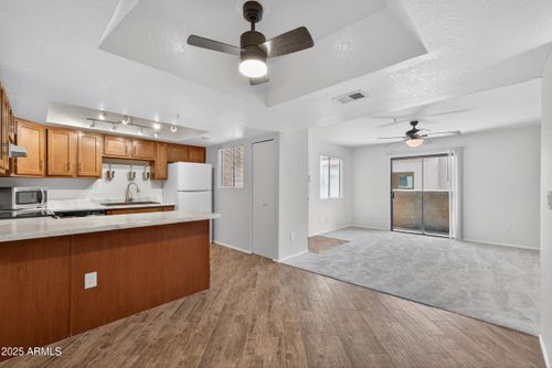 233-8155 E Roosevelt St, Scottsdale, AZ, 85257-3863 | Card Image