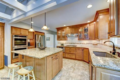17 Edgewood Rd, Branchburg, NJ, 08853-4236 | Card Image