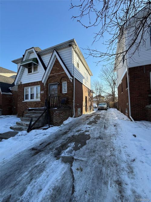 15824 Snowden St, Detroit, MI, 48227-3364 | Card Image