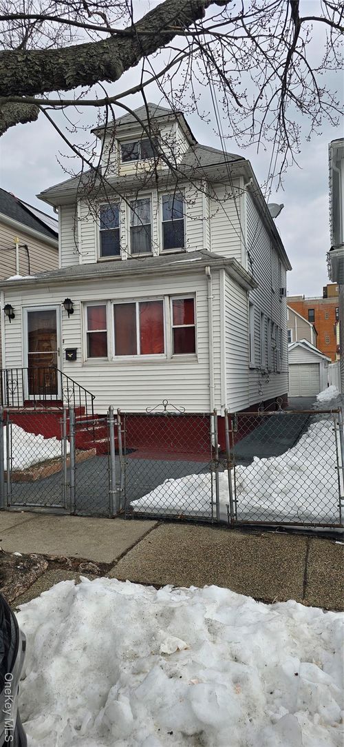10945 127th St, South Ozone Park, NY, 11420-1523 | Card Image