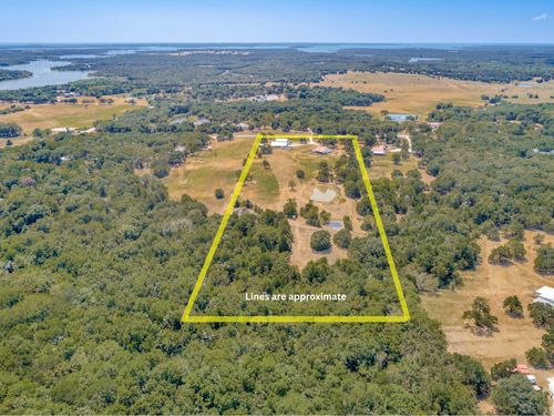 225 County Road 286, Collinsville, TX, 76233-2391 | Card Image