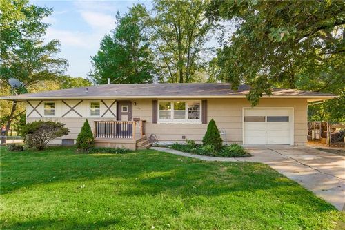 1105 Edgevale Ter, Harrisonville, MO, 64701-2617 | Card Image