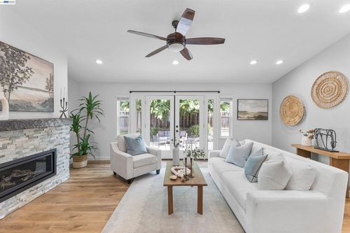 5514 Paseo Navarro, Pleasanton, CA, 94566-5834 | Card Image