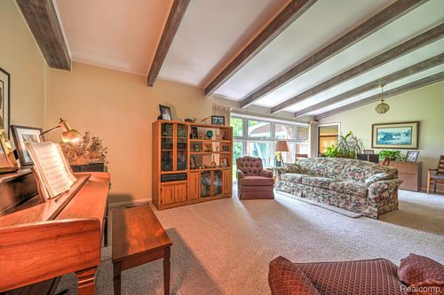 23880 Glencreek Dr, Farmington Hills, MI, 48336-3045 | Card Image