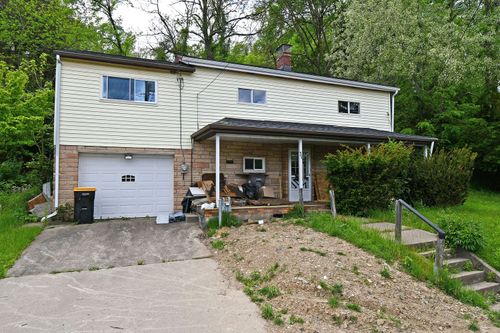 405 Upper Road, Upper St. Clair, PA, 15228 | Card Image
