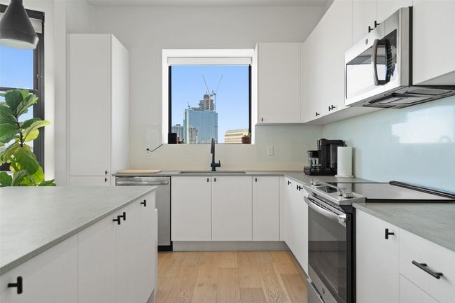 Kitchen | Image 12
