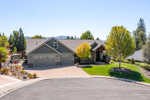 119 Nw Caddis Pl, Grants Pass, OR, 97526-1725 | Card Image