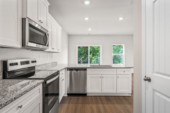 2044 Lala Loop, House other with 3 bedrooms, 3 bathrooms and 2 parking in White Bluff TN | Image 7