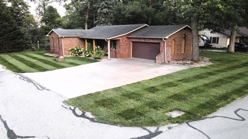 509 E Woodlawn Dr, Winamac, IN, 46996 | Card Image