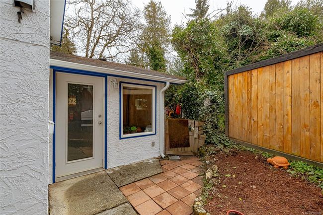 Lower 2 bed suite entry | Image 22