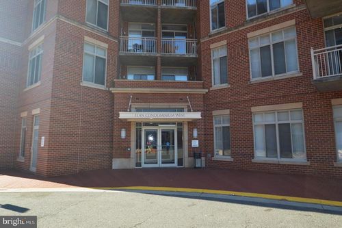 412-4490 Market Commons Dr, FAIRFAX, VA, 22033-6049 | Card Image