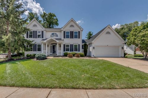 13153 Barrett Meadows Dr, Ballwin, MO, 63021-3811 | Card Image