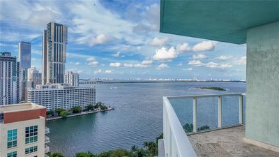 1912 - 1900 N Bayshore Dr, Condo with 3 bedrooms, 3 bathrooms and null parking in Miami FL | Image 1