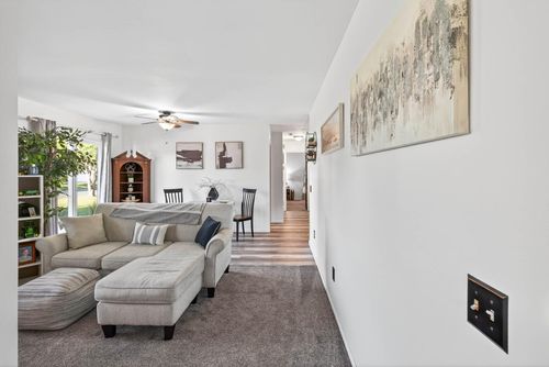 3567 156th St, Rosemount, MN, 55068-1542 | Card Image