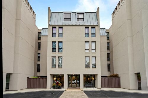 apt-108-640 Winnetka Mews, Winnetka, IL, 60093-1956 | Card Image