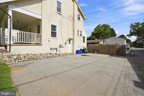 316 W Market St, WEST CHESTER, PA, 19382-2805 | Card Image