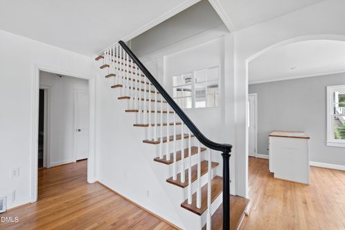 2924 Oberlin Road, Raleigh, NC, 27608 | Card Image