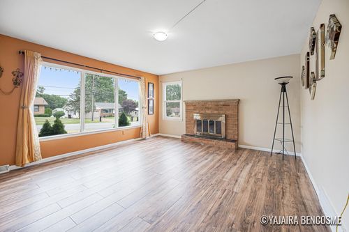 2751 Valley Ave Nw, Walker, MI, 49544-1765 | Card Image