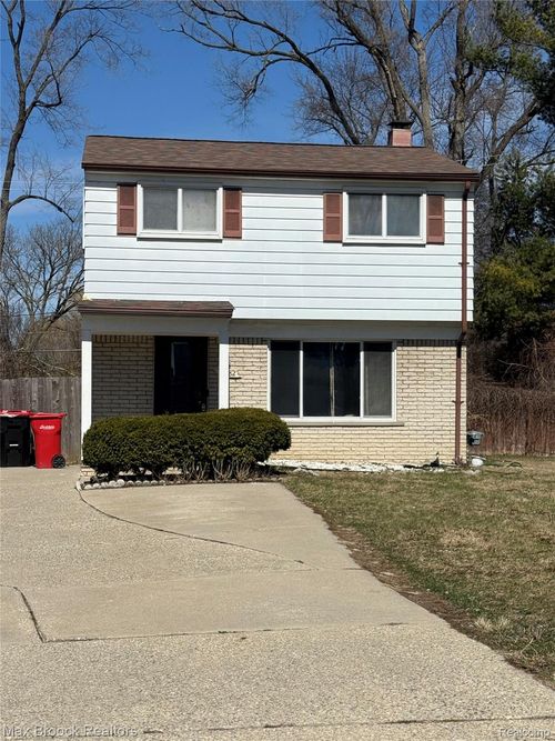 19682 Jeanette St, Southfield, MI, 48075-1734 | Card Image