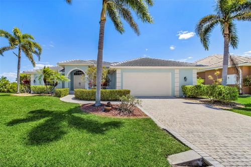 1359 Pine Siskin Dr, PUNTA GORDA, FL, 33950-7647 | Card Image
