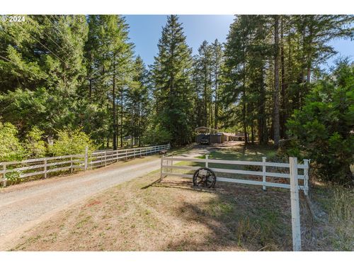 10335 N Myrtle Rd, MyrtleCreek, OR, 97457 | Card Image