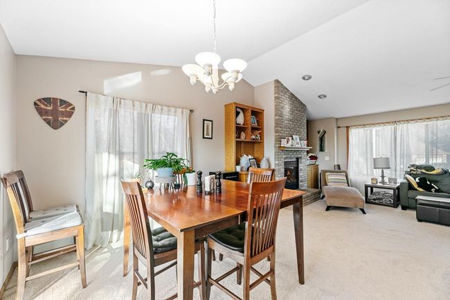Upper level - living room | Image 8