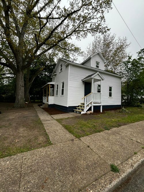 1135 Holt St, Muskegon, MI, 49442-3918 | Card Image