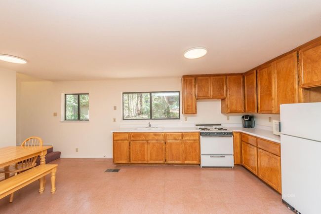 121,141 Mountain Aire Ln, House other with 2 bedrooms, 1 bathrooms and 15 parking in Trinity Center CA | Image 13