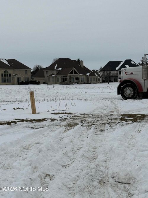 9244 Summer Song Ln, Sylvania, OH, 43560-8209 | Card Image