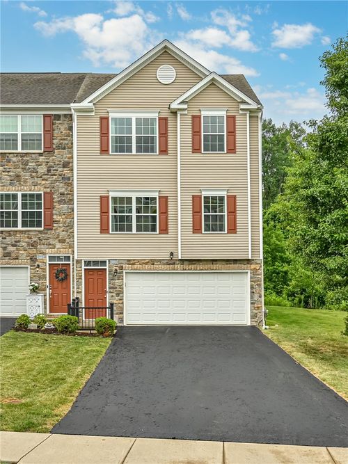 691 Freedom Dr, Carnegie, PA, 15106-5505 | Card Image