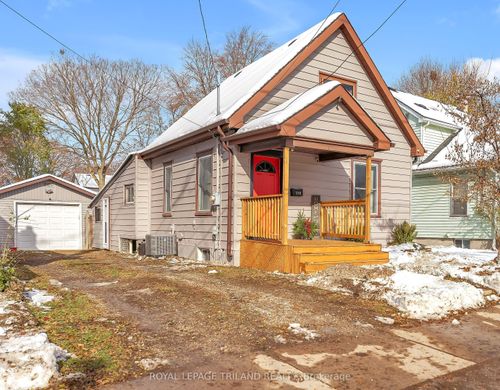 {{alt}} | Card Image