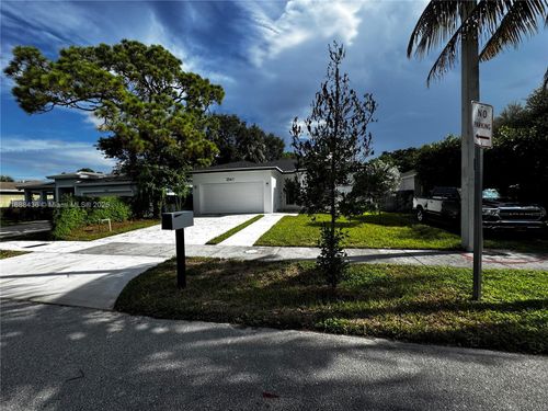 0-2541 Nw 9th St, Fort Lauderdale, FL, 33311-6745 | Card Image