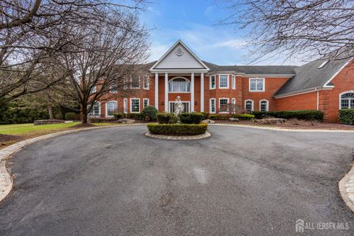 31 Hillcrest Dr, Colts Neck, NJ, 07722-2227 | Card Image