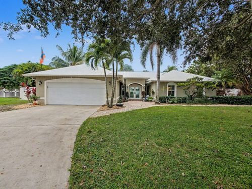 8121 Se Orchard Ter, Hobe Sound, FL, 33455-3975 | Card Image