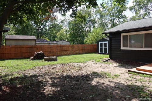 1223 W Miller Rd, Lansing, MI, 48911-4854 | Card Image