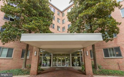 apt-b604-3000 Spout Run Pkwy, ARLINGTON, VA, 22201-4229 | Card Image