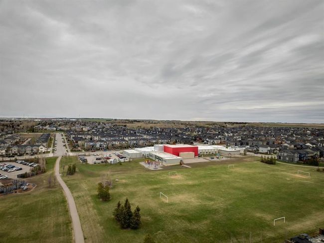 310 Kingsbury View Se, House other with 4 bedrooms, 4 bathrooms and 5 parking in Airdrie AB | Image 48