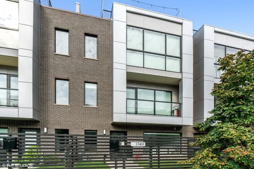1749 Winnebago Ave, Chicago, IL, 60647-1482 | Card Image
