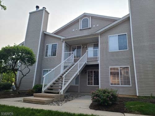 26 Pine Ct, Bedminster, NJ, 07921-1627 | Card Image
