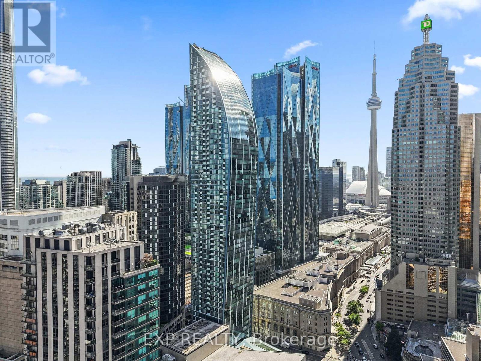 Residential in Toronto (Waterfront Communities) 2