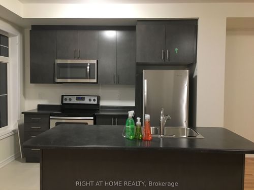 126 Alvin Pegg Dr, East Gwillimbury, ON, L9N0R7 | Card Image