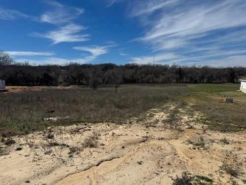 1061 Gonzollas Rd, Springtown, TX, 76082-2616 | Card Image