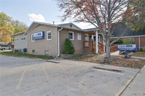 127 N Main St, Hillsboro, IL, 62049-1124 | Card Image